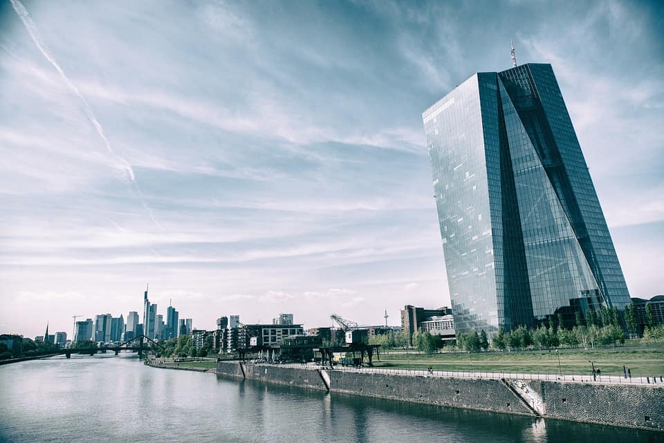 ECB zet deur voor meer renteverlagingen wagenwijd open