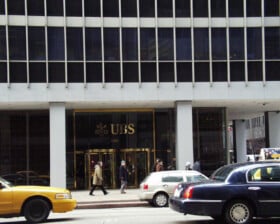 UBS bespaart op kosten Credit Suisse