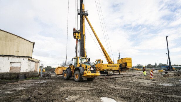 Verkoop Nederlandse nieuwbouwwoningen halveert opnieuw